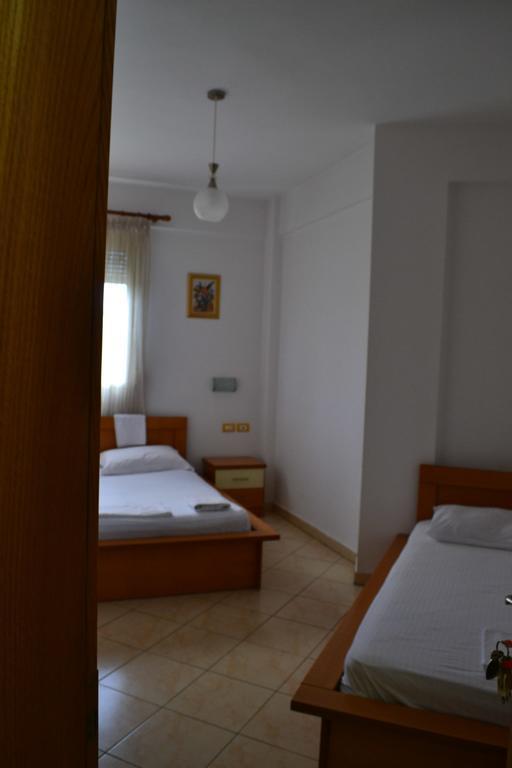 Hotel Alpine Влёра Экстерьер фото
